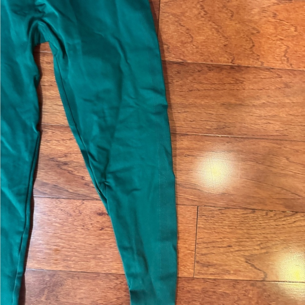 Set active Green Sports Bra and Leggings Set size XL - Picture 2 of 5
